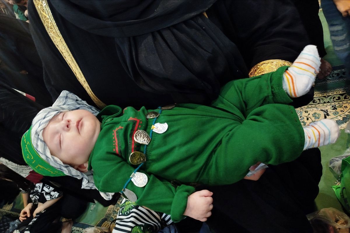 مصلی رباط‌کریم میزبان آیین شیرخوارگان حسینی