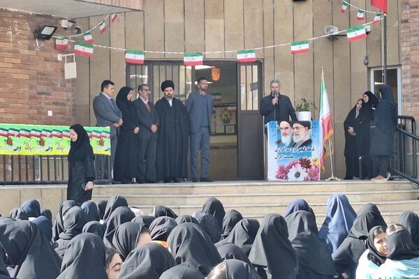 گلبانگ زنگ انقلاب در دبیرستان هجرانی پردیس