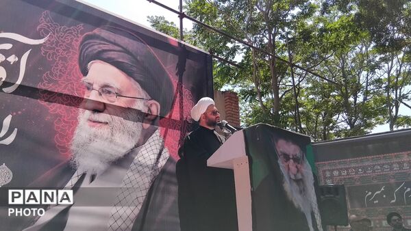 ویژه‌برنامه همگام با تشییع کنندگان آقای شهید ایران در اهر
