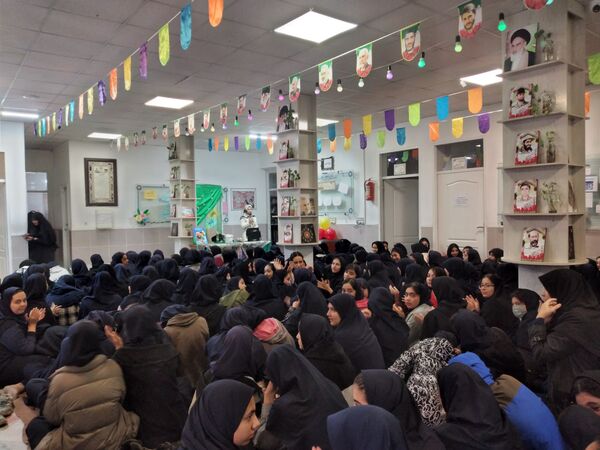 آیین بزرگداشت میلاد حضرت فاطمه (س) در دبیرستان شاهد ارض اقدس