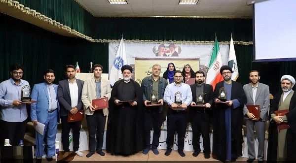 تقدیر از 31 برگزیده رویداد سراسری رسانه‌ای «یادگار ماندگار حاج شیخ» در قم

