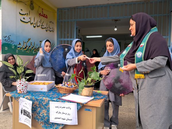 جشن میلاد حضرت زینب(س) در دبستان شهید احمدپور قائمشهر