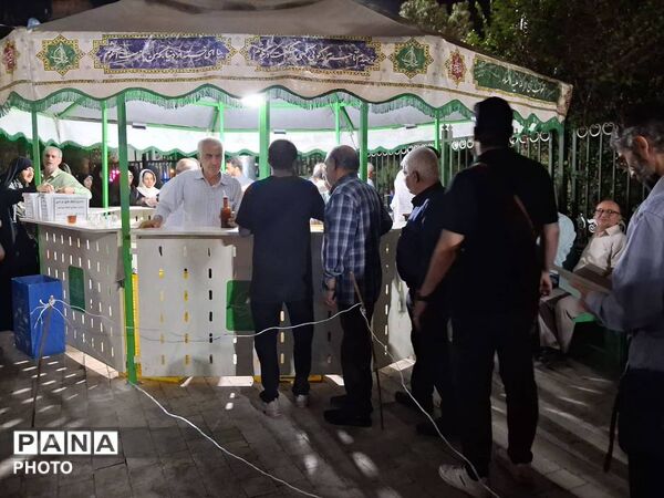 خادمان رضوی، میزبان مردم تهرانسر شدند