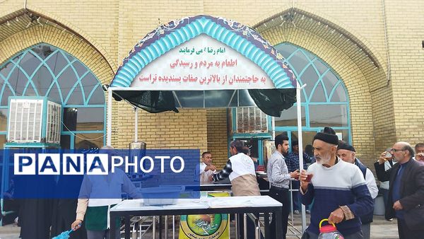 گذری بر فعالیت چایخانه مسجد جامع در روز جمعه 