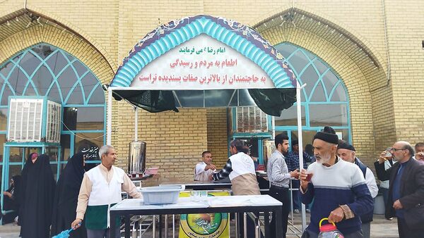 گذری بر فعالیت چایخانه مسجد جامع در روز جمعه 