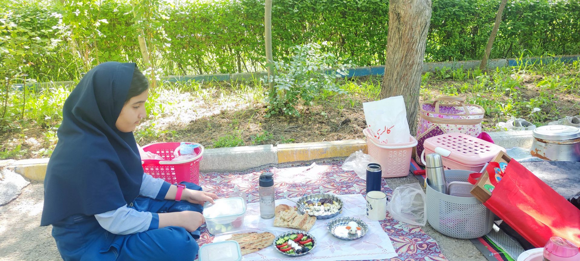 اردوی صبحانه سلامت مدرسه دخترانه ضحی۲ در پارک جنگلی شیروان