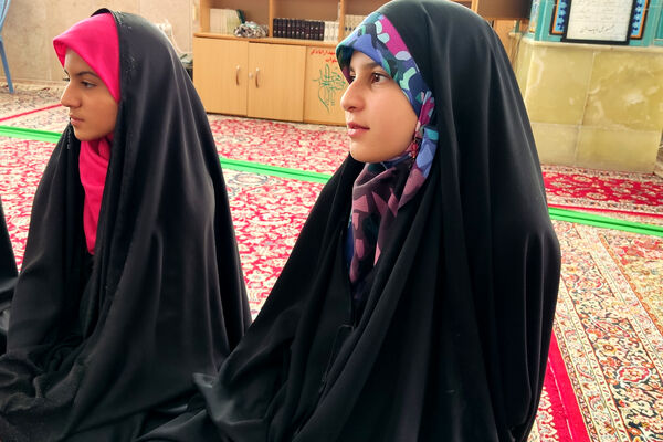 اعتکاف دختران دانش‌آموز شهر سورمق