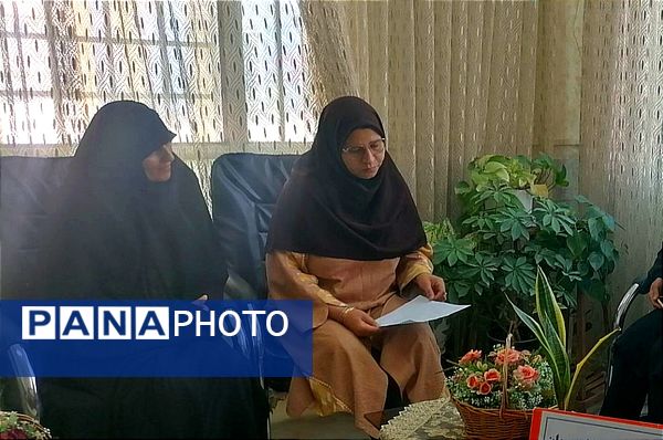 ویژه برنامه هفته بهداشت روان در دبیرستان فیاض کاشمر