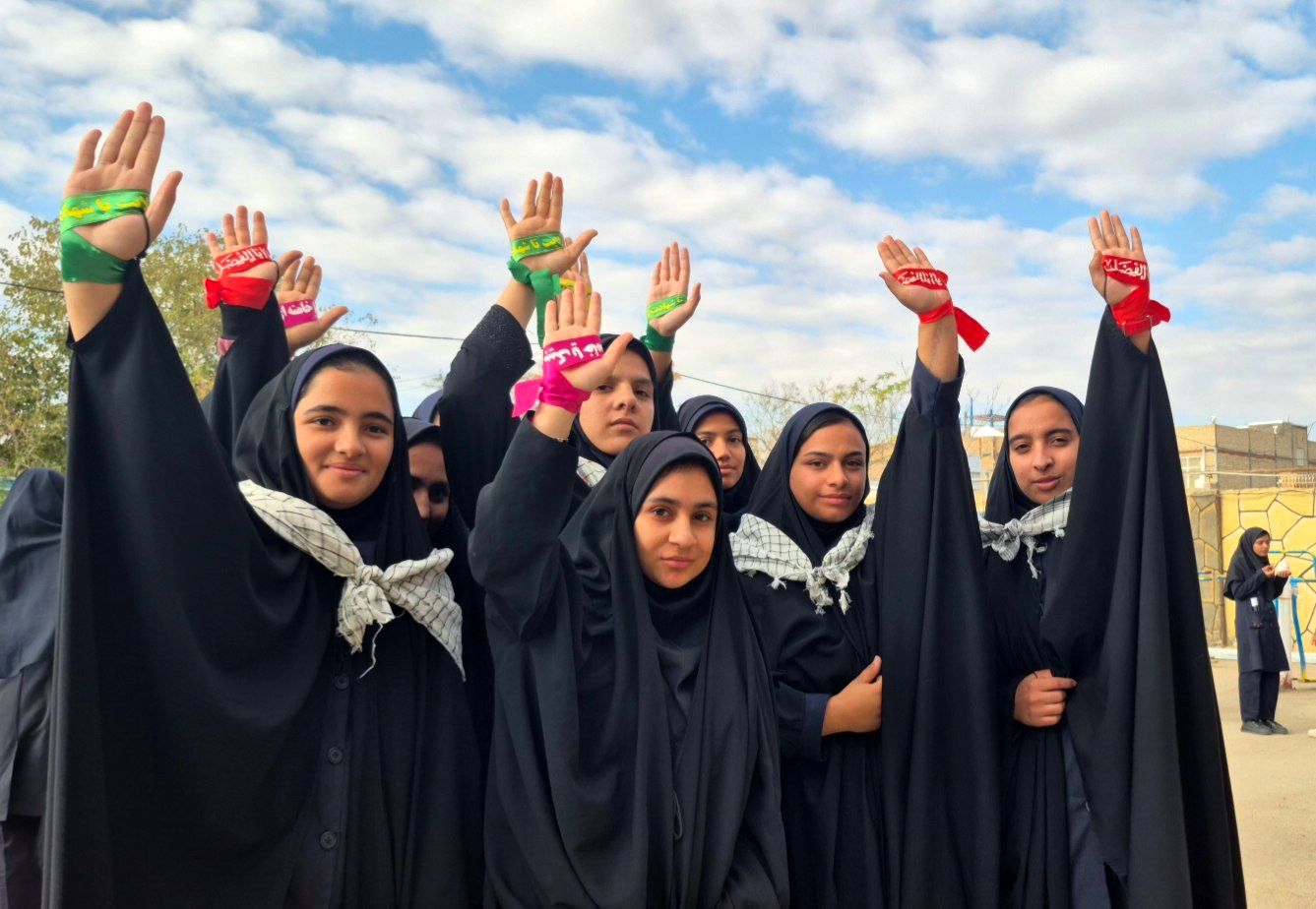 حضور پرشور دانش‌آموزان شهرستان صالح‌آباد در راهپیمایی روز ۱۳ آبان