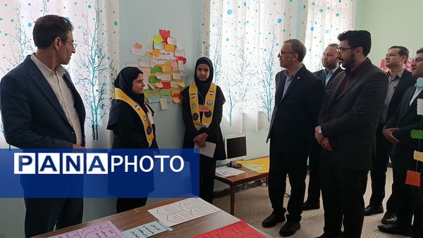 بازدید مسئولین استانی  از دبیرستان فرزانگان