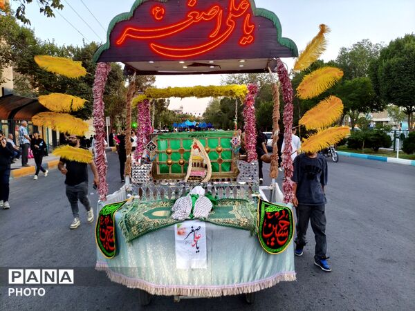  کاروان عظیم نوجوان کربلا در خیابان پروین 