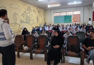 جلسه آموزشی پلیس‌یاران دانش آموز در ناحیه2 اصفهان برگزار شد