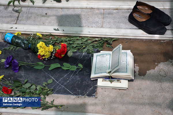 حال و هوای ظهر عاشورا در قطعه شهدای جنگ تحمیلی رژیم صهیونیستی