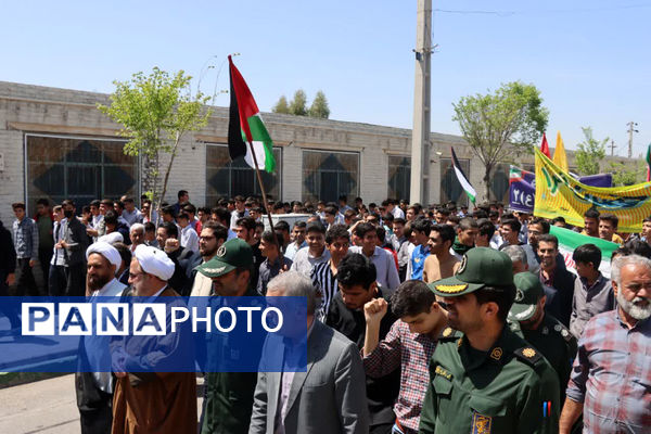 راهپیمایی دانش‌آموزان جعفرآباد قم در اعلام حمایت از عملیات وعده صادق