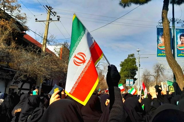 همبستگی یکبارچه مردم غیور و ولایتمدار شهرستان بروجرد در تشییع شهدای امنیت