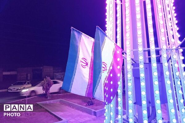 رقص پرچم‌ها در میدان شهید سلیمانی؛ شب 222، شب اتحاد دانش‌آموزان و مردم