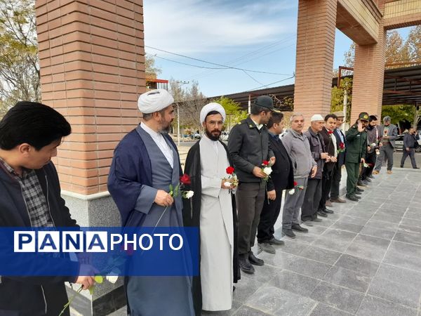 غبارروبی مزار شهدای شهر قاضی و شهر آوا 