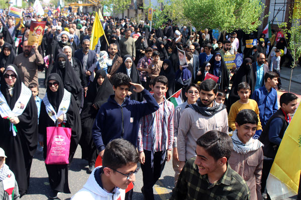 حضور عزتمندانه مردم قم در راهپیمایی آخرین جمعه ماه رمضان