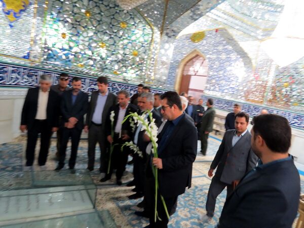 گلباران مزار شهدای دانش‌آموز و معلم در بجنورد