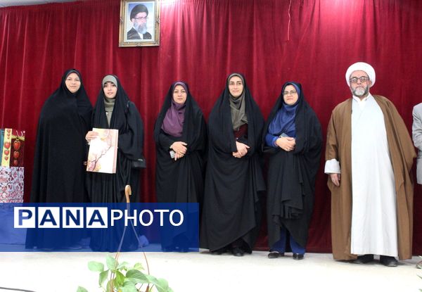 تقدیر از برگزیدگان مسابقات قرآن، عترت و نماز در گلوگاه 