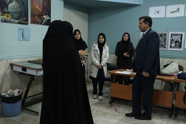 افتتاح نمایشگاه مدرسه انقلاب در هنرستان فنی حرفه‌ای‌کارآفرین شهرستان پیشوا