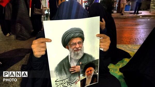 طنین نوای مذهبی در صدوهشتادونهمین شبِ گردهمایی در حسینیه امام خمینی نیشابور
