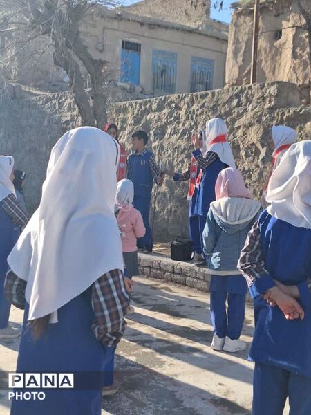 روز بدون کیف در آموزشگاه شهید ذوالفقاری روستای احمد آباد