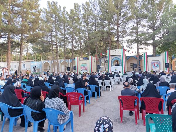اولین سالگرد شهید محرم هادی میرآبادی بر سر مزارش برگزار شد  