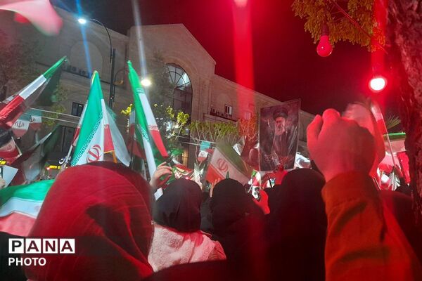 همدلی و حضور پرشور مردم و کودکان بهارستانی در راهپیمایی شبانه«جنگ رمضان»