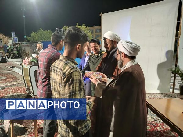 اختتامیه محفل قرآنی چهل شب با چهل شهید در آرامگاه شهید مدرس