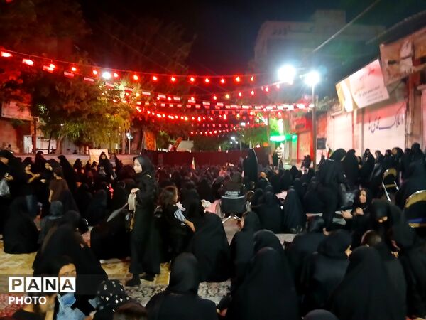 اجتماع شبانه مردم کرج  زیر پرچم اباعبدالله الحسین( ع)