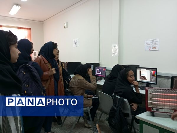 بازدید دبیرستان خدیجه شهرستان شیروان از هنرستان‌های حضرت معصومه(س)، محمودیه وگوهرشاد همزمان با هفته آشنایی با مشاغل