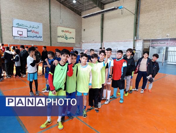  نایب قهرمانی تیم فوتسال مدرسه معلم آشخانه 