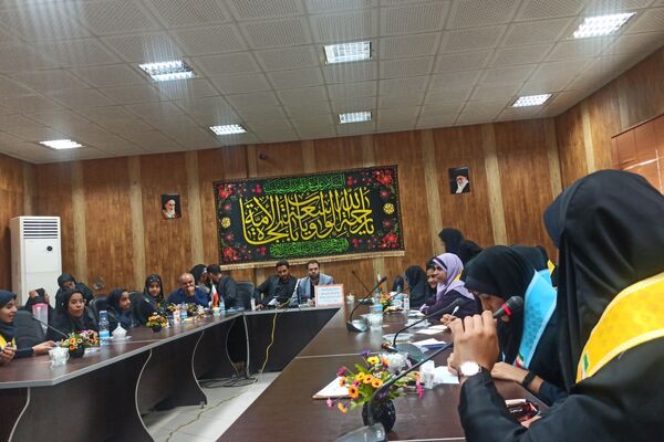 نشست صمیمی قائم‌مقام سازمان دانش‌آموزی کشور با رؤسای شورای دانش‌آموزی شیراز