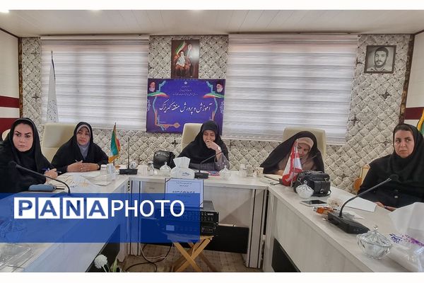 برگزاری کارگاه‌های آموزشی «زیست عفیفانه» و «مهارت‌های فرزندپروری» ویژه رابطین امور بانوان کهریزک 