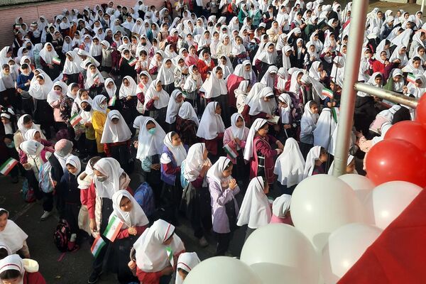 طنین زنگ استکبارستیزی در مدارس منطقه ۵ تهران به صدا در آمد