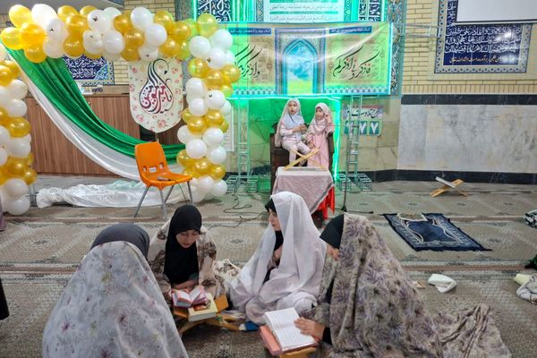 اعتکاف دانش‌آموزان در مسجد امام حسین رباط‌کریم