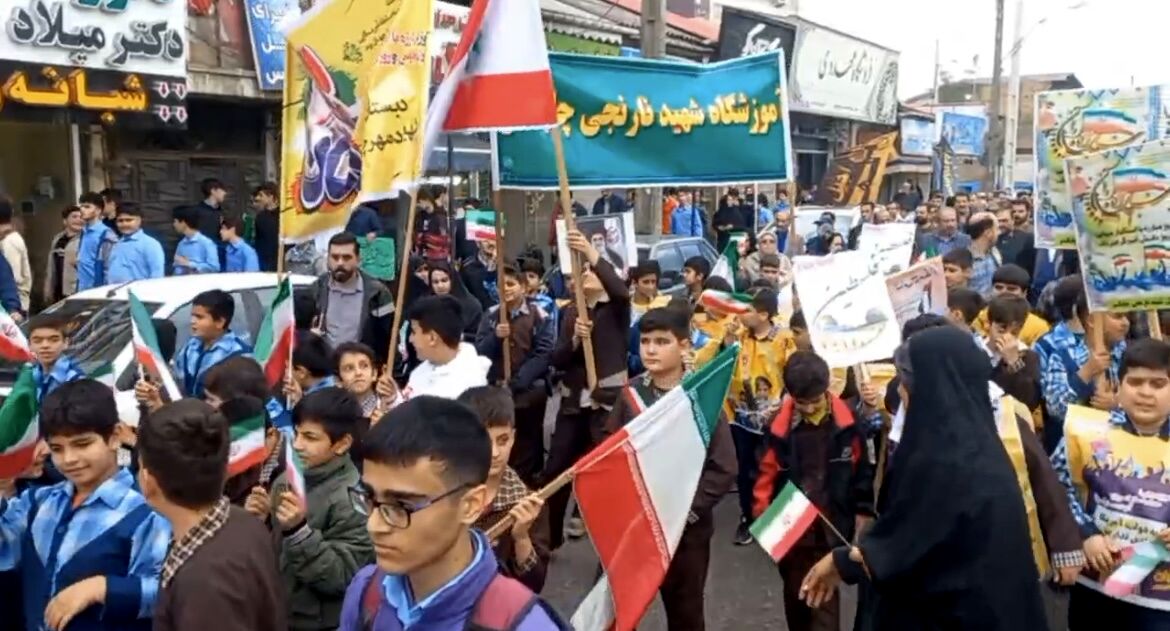 حماسه آفرینی دانش‌آموزان چابکسر در ۱۳ آبان