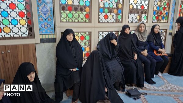 محفلِ سوگ و عهد؛ هفتمین روزِ وداع با رهبر شهید در آموزش و پرورش منطقه ۳