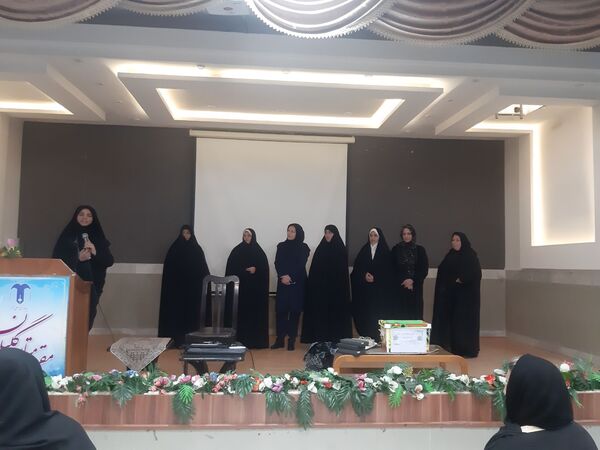 اولین جلسه انتخابات اعضای انجمن اولیا و مربیان در دبیرستان نمونه دولتی مهشید مصلی نژاد