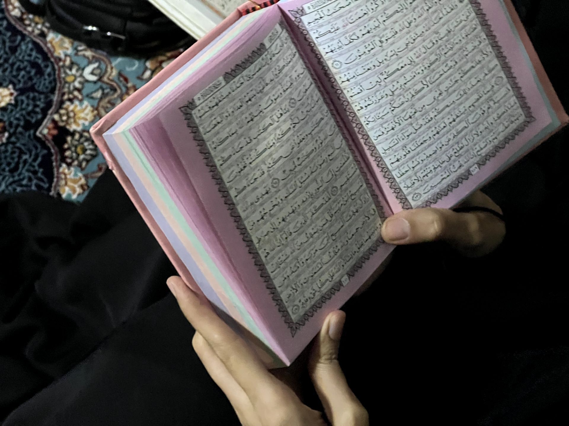 شبی پر از معنویت در امامزاده هادی ساوجبلاغ در شب‌های رمضان 