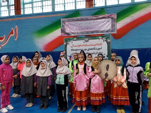 آئین افتتاحیه مسابقات فوتسال دانش‌آموزی منتخب آموزشگاه های شهرستانهای استان تهران به میزبانی ورامین 