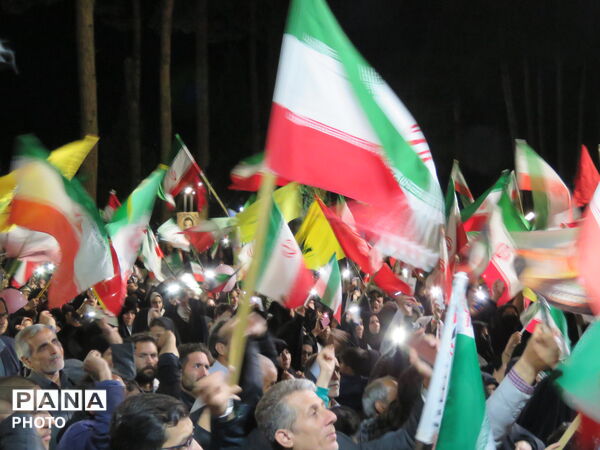 رژه دختران جان فدا همزمان با سراسر کشور در شهرستان خلیل آباد 