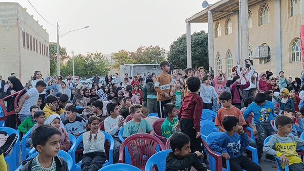 تماشاخانه سیار در شهر سفیددشت 
