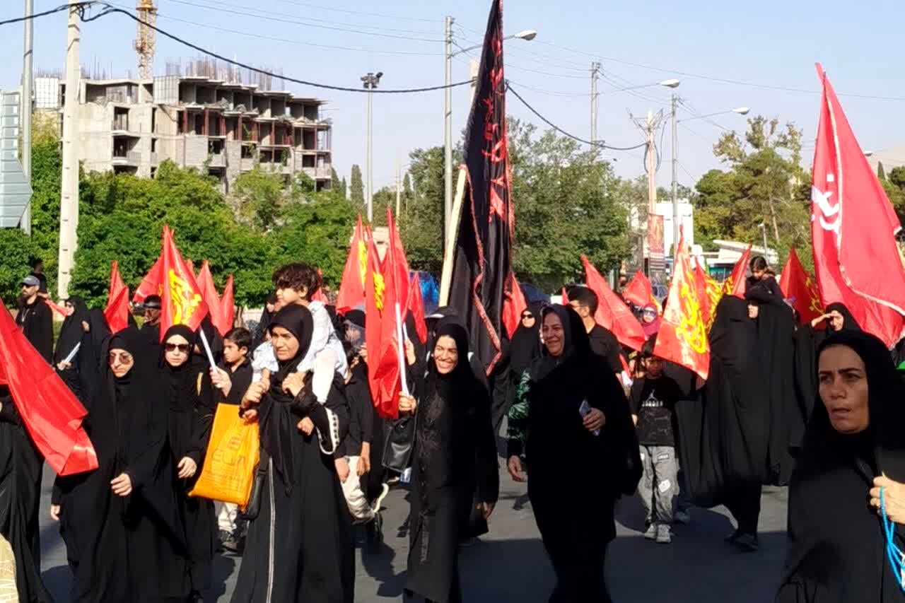 اربعین است و جهان یکسره هیأت شده است