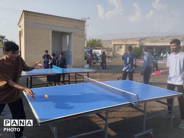 آغاز پویش ملی دهان و دندان در شهر فین با حضور معاون وزیر آموزش‌وپرورش