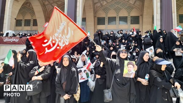  تهران در سوگِ رهبر شهید ایستاد