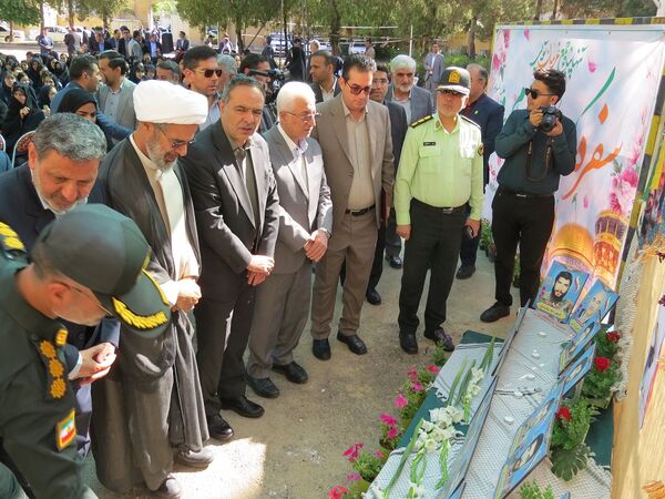 نواختن زنگ سپاس معلم در هنرستان محمودیه بجنورد
