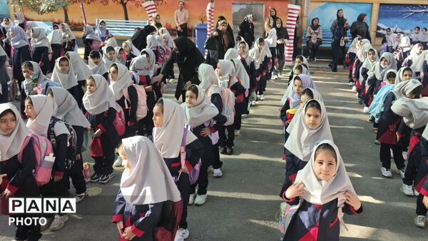 طنین «زنگ مهر و مقاومت» در دبستان دخترانه فرهنگیان ۱