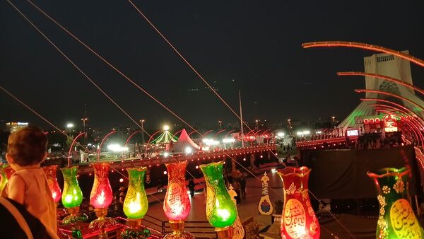 شکوه سوگ در میدان آزادی